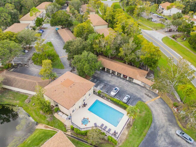 Building Photo - Spacious, sleek & central: 2Bedroom/2Bath condo in Daytona Beach!