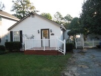 Building Photo - Lovely 2 BR home with Bonus Room