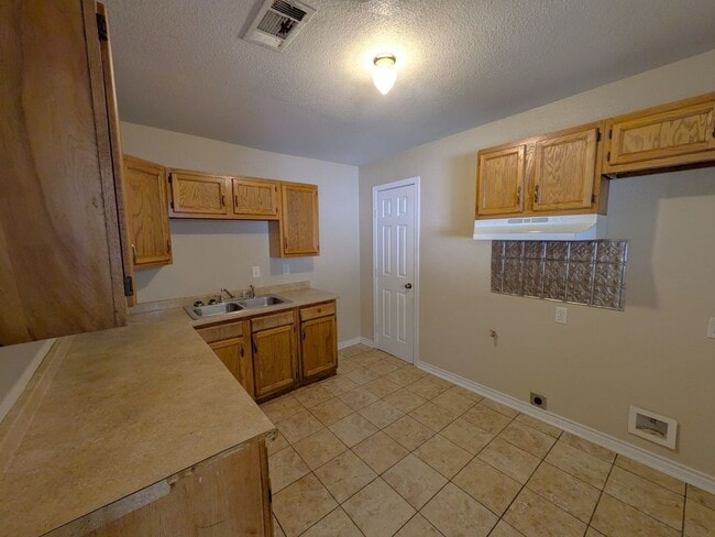 Building Photo - 3820 W Lynwood Dr