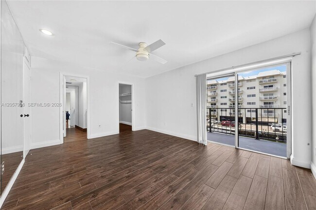 Building Photo - 3642 NE 171 St