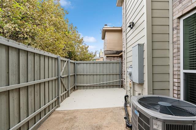 Building Photo - 3906 Pickett Pl Dr