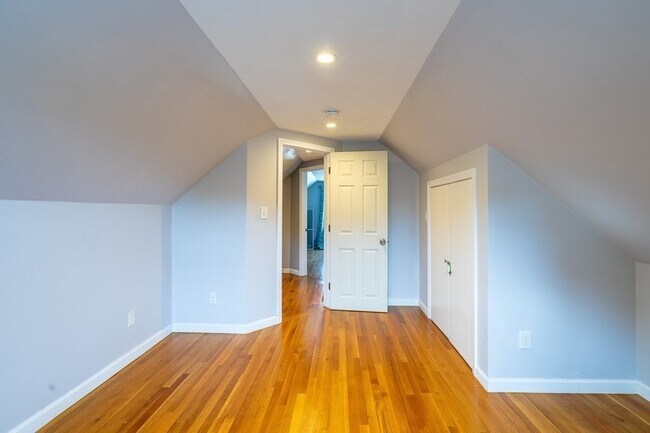 Building Photo - 26 Martell Rd