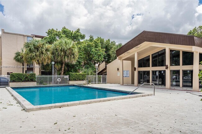 Building Photo - 14301 N Kendall Dr
