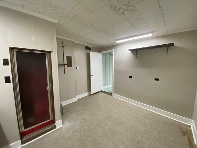 Building Photo - 3540 Farwood Dr