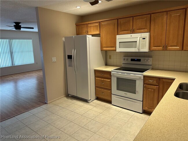 Building Photo - 4433 Sebring Ave