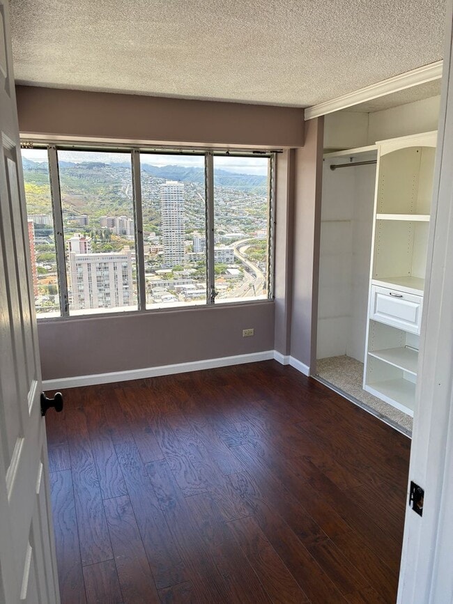 Building Photo - For Rent – Regency Towers