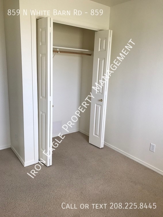 Building Photo - 859 N White Barn Rd