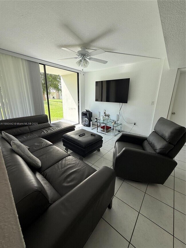 Building Photo - 8000 SW 149th Ave