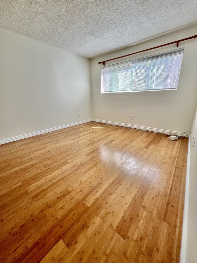 Building Photo - 1218 Amethyst St