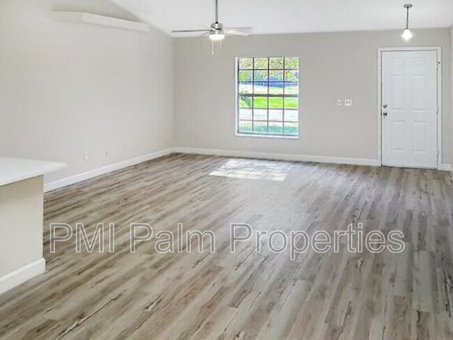 Building Photo - 117 SW Glenwood Dr