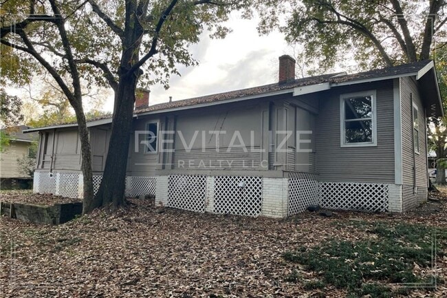 Building Photo - 4 Bed/3 Bath Home in Chickasaw East Village