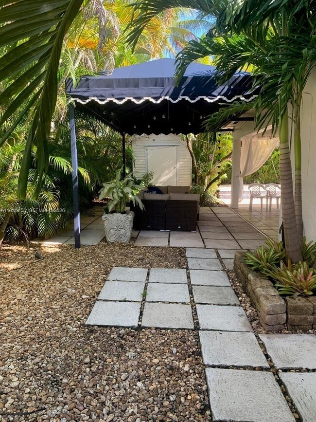 Building Photo - 10841 SW 67th Dr