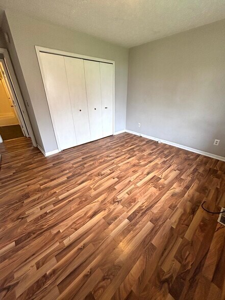 Building Photo - 908 Vincent Ct