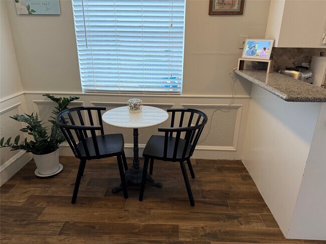 Building Photo - 20307 Pittsford Dr