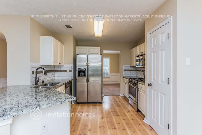 Building Photo - 1040 Deer Hollow Dr