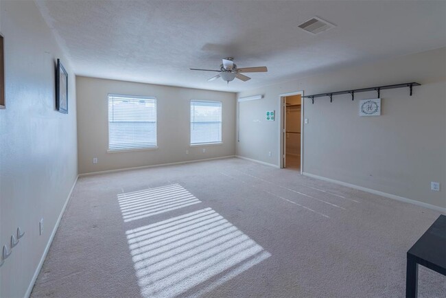 Building Photo - 3818 Houston Lake Dr