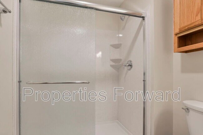 Building Photo - 3854 Elm St