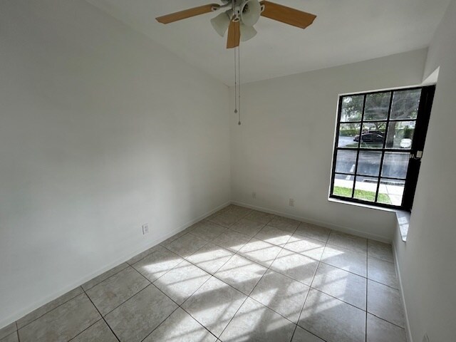 Building Photo - 3686 NW 83rd Ln