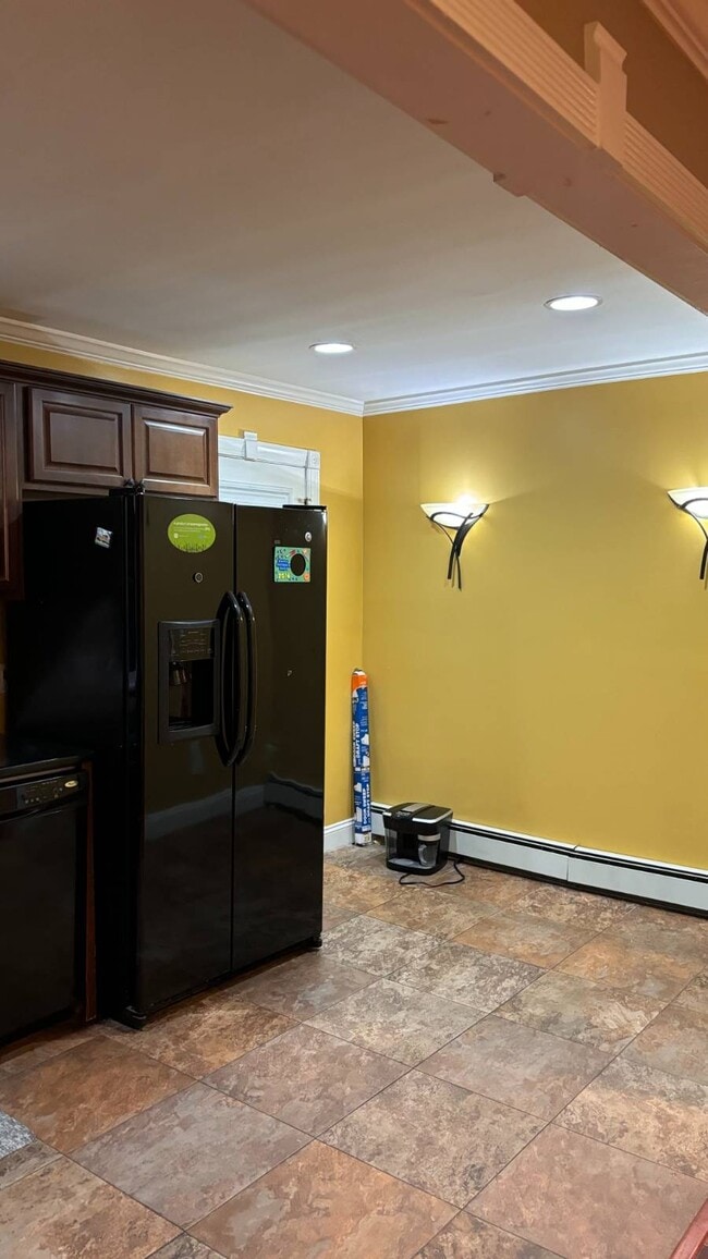 Building Photo - 89 Cedar St