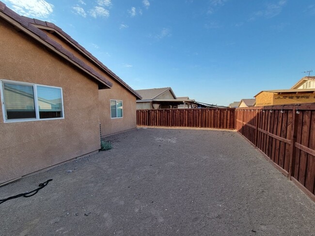 Building Photo - Stunning 4-Bedroom Home in Imperial