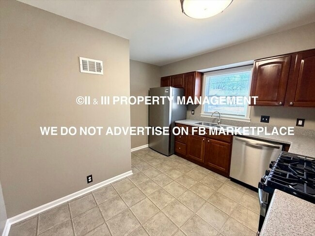 Building Photo - 829 S Sherman St