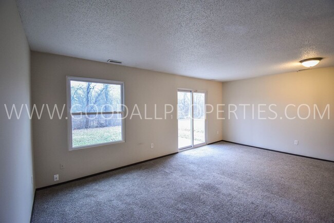 Building Photo - 1st Month Is Free! 3 Bedroom 1.5 Bathroom ...