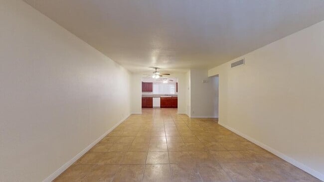 Building Photo - 356 E Desert Inn Rd