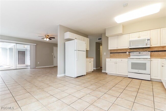 Building Photo - 1450 Mandel Rd