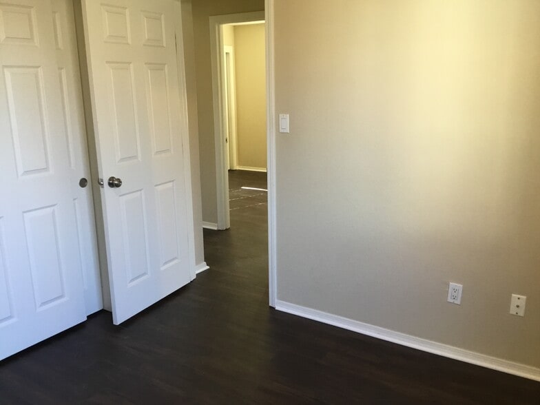 Building Photo - 10220 Country Sage Dr NW