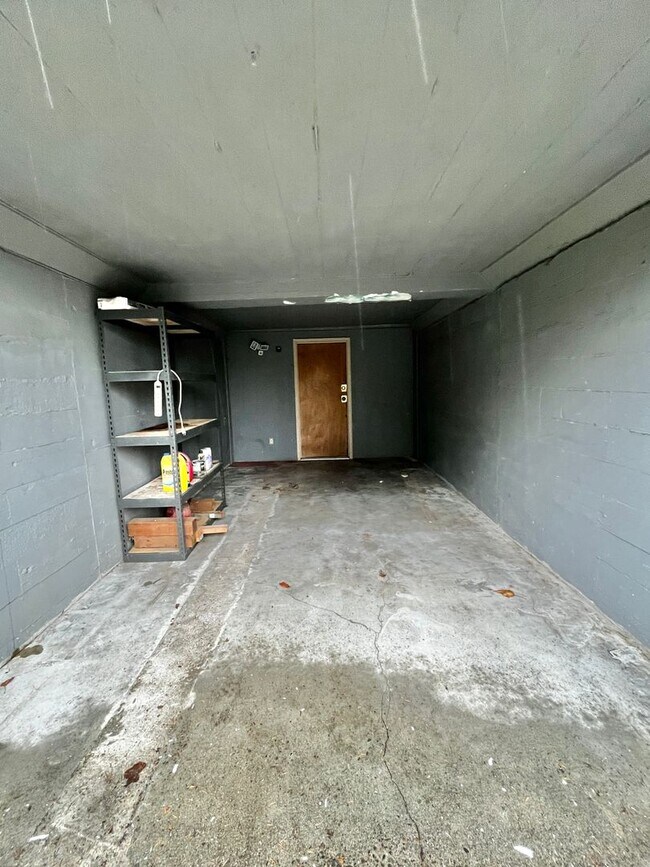 Building Photo - Cozy Bremerton Home on Large Corner Lot