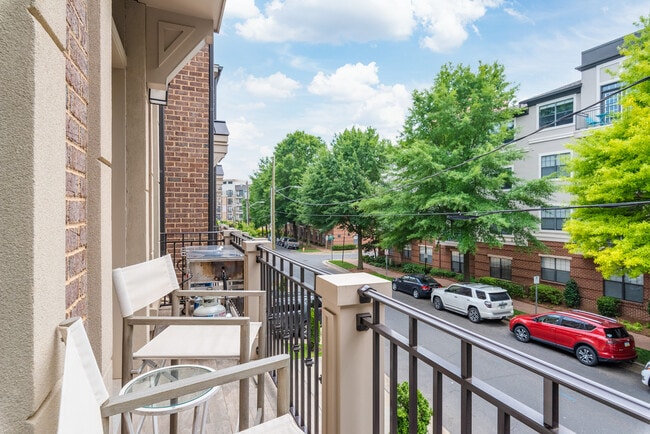 2nd Floor Patio w/Grill - 112 E Carson Blvd