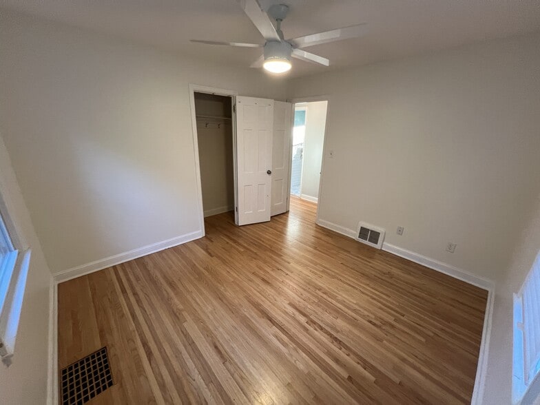 Building Photo - 7314 James Ave S