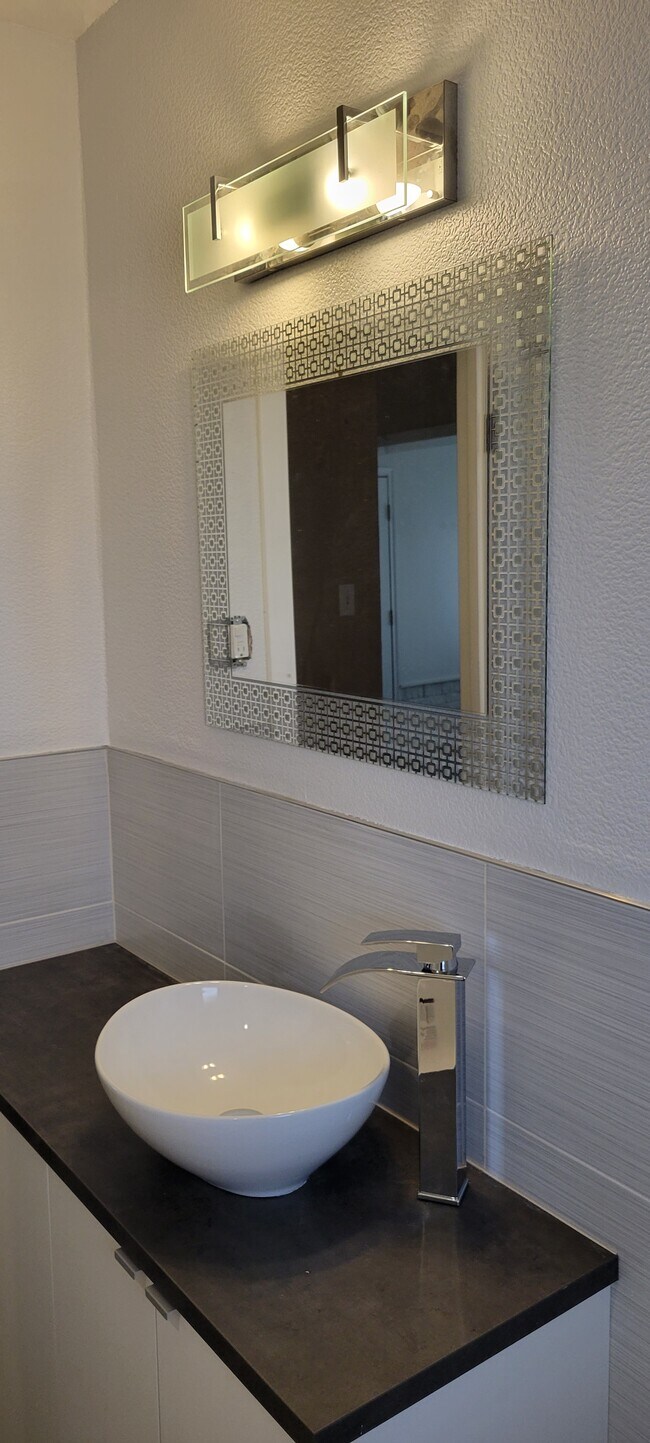 Building Photo - 7333 Wake Forrest Dr