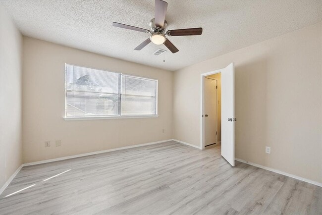 Building Photo - 2807 W Slaughter Ln