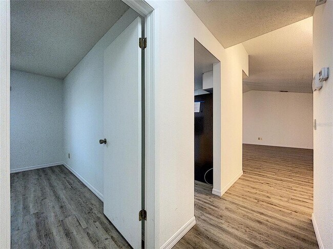 Building Photo - 4181 Glade Rd