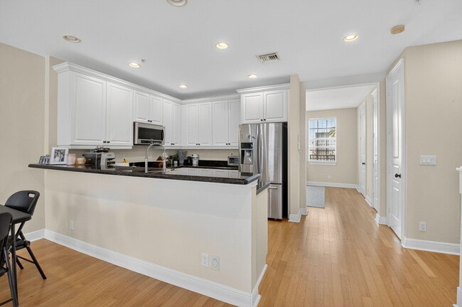 Building Photo - 1054 E Heritage Club Cir