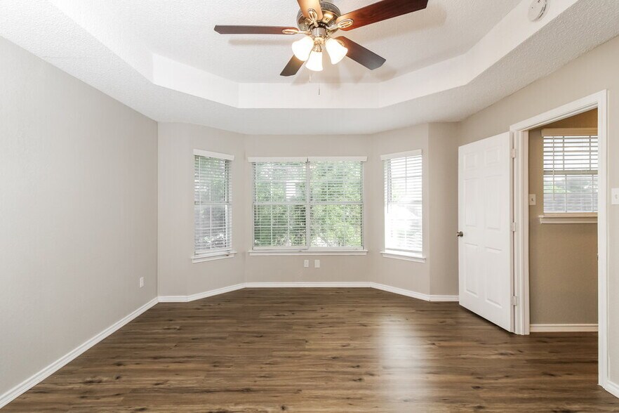 Building Photo - 6737 Moss Ln