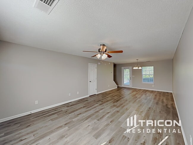 Building Photo - 324 Valley Heights Ln