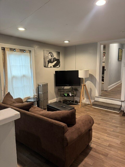 Living Room - 206 S Walnut St