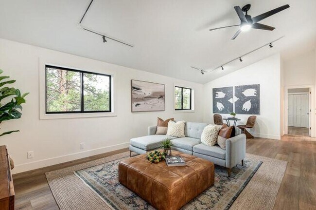 Building Photo - Beautiful Remodeled Home on Acreage!