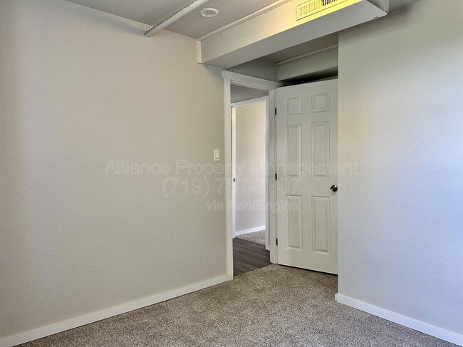 Building Photo - 907 W Madison St