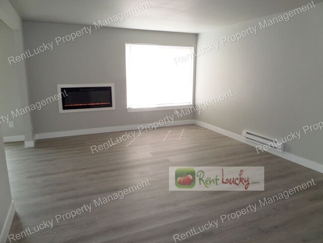 Building Photo - Fully Remodeled & GORGEOUS 2-Bedroom Unit ...