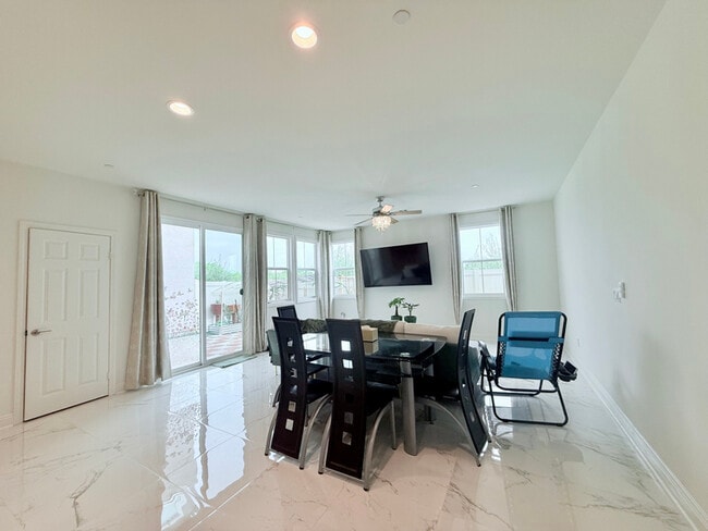 Building Photo - 4316 Cadence Wy