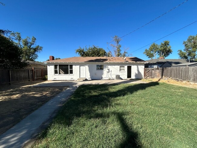 Building Photo - 508 El Vista Ave