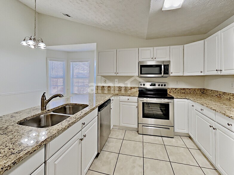 Building Photo - 18 Ludwick Ln