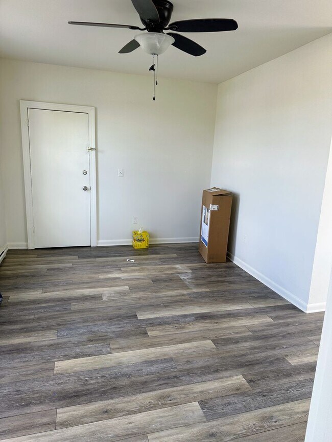 Building Photo - Apartment in Downtown LaPlata