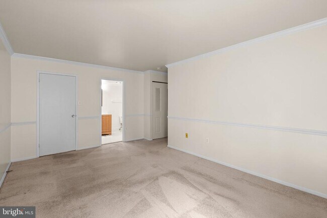 Building Photo - 435 Christopher Ave