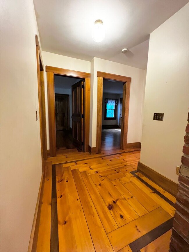 Building Photo - Private single family home for rent in East haddam