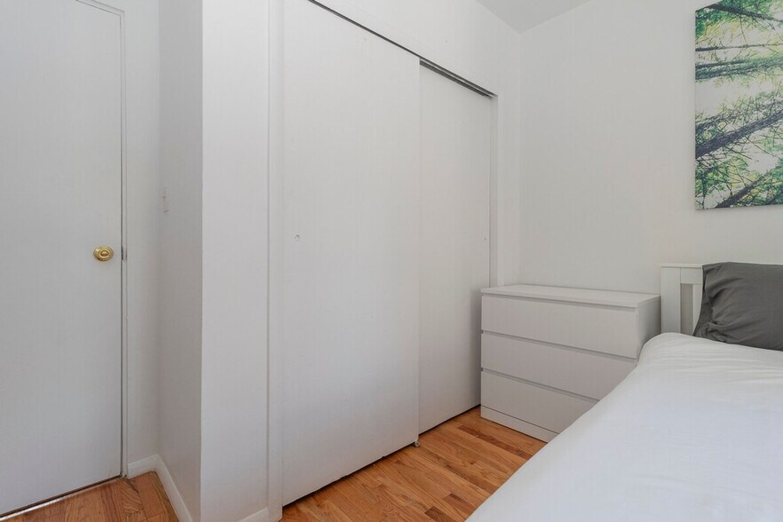 Building Photo - 306-318 East 96th Street-SI ID1032044P