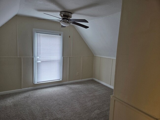 Building Photo - 547 E Union St